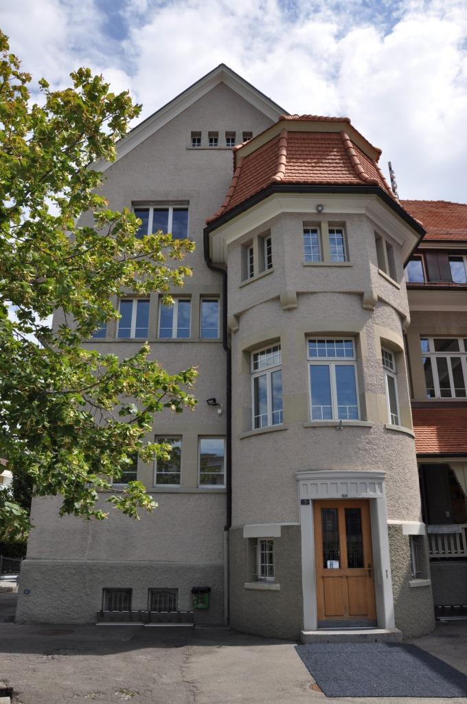 Primarschule Zentrum Eingang