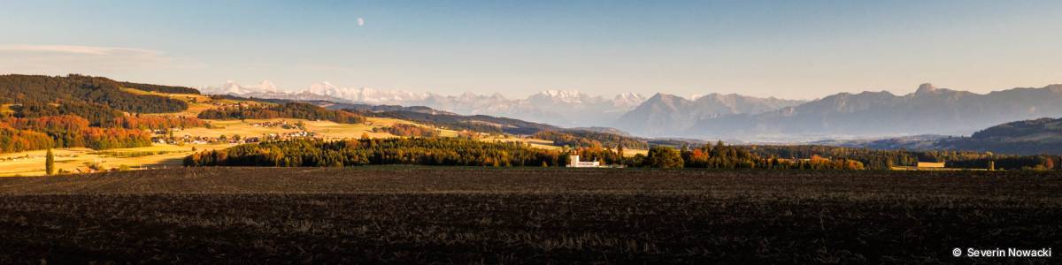 Ausssicht von Wisle auf Berneralpen Panoram